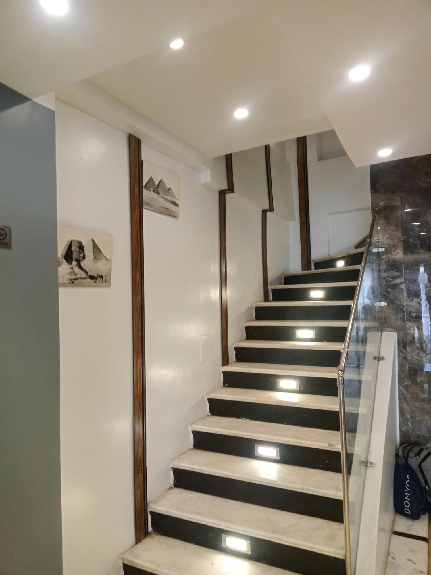 Pyramids Show Hotel Kafret el-Gabal 외부 사진